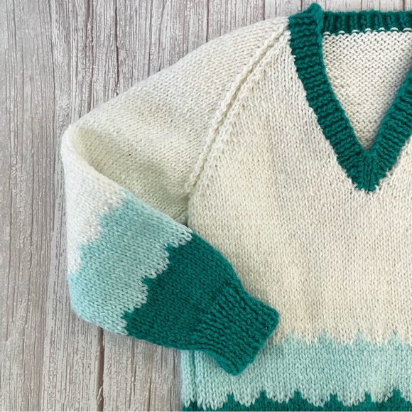 Handmade Baby Girl/Boy Knit V Neck Long Sleeve Sweater 18-24 Months White Teal - Picture 2 of 9